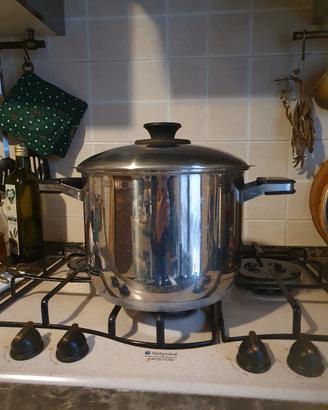 Pentola accaio inox, 25 cm, triplo fondo  