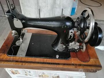 Macchina da cucire d'epoca vintage Haid&Neu