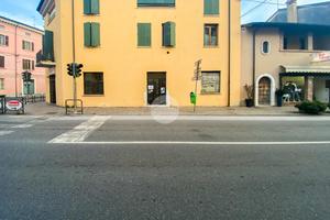 NEGOZIO A BAGNOLO MELLA