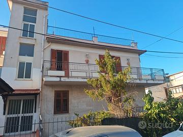 Mondello valdesi via perseo appartamento 4 vani