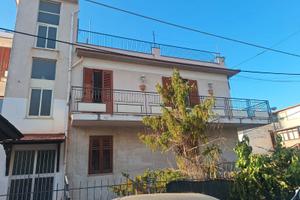 Mondello valdesi via perseo appartamento 4 vani