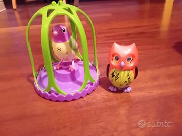 Uccellino con gabbietta parlante