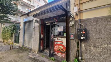 NEGOZIO A NAPOLI