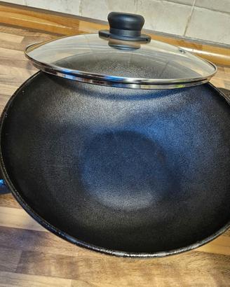 Padella Wok in ghisa