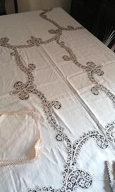 Corredo tovaglia e tovaglioli 12  posti.