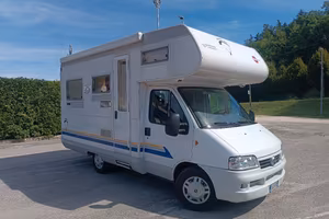 Camper Burstner mansardato 