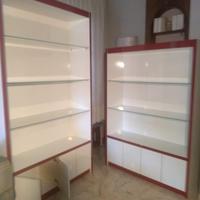 Librerie in legno di abete verniciato