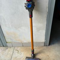 Dyson v8