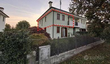 Immobile in asta di 119 m² con 3 locali e box auto