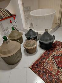 mastello + damigiane, vario litraggio. 