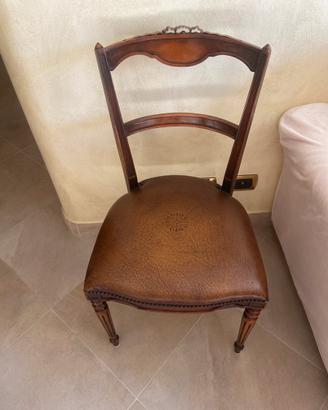 Sedia d epoca in legno  con seduta in vera c pelle