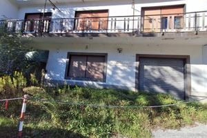 Immobile di 900 m² con più di 5 locali a Serra Ric