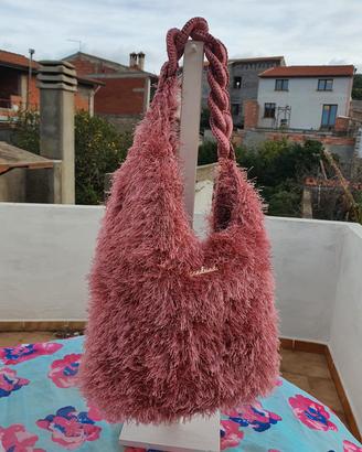 Borsa pellicciosa a tracolla