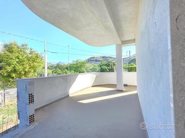 PORZIONE DI BIFAMILIARE A TORTORA