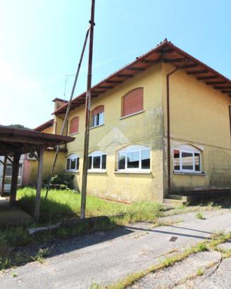 MONOLOCALE A LATISANA