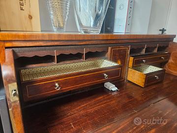 secretaire  georgiano