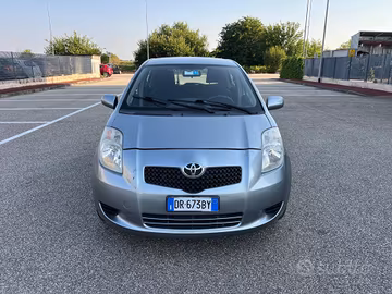 Toyota Yaris 1.0 5 porte Sol