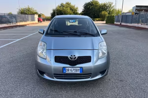 Toyota Yaris 1.0 5 porte Sol