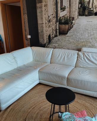 divano in pelle 