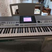 YAMAHA PSR S700