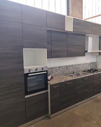 Cucina lineare NUOVA e FINE SERIE! ADATTABILE