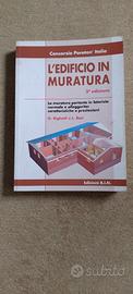 L'edificio in muratura portante di laterizio