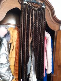 Pantaloni in velluto liscio e puntini  luce 