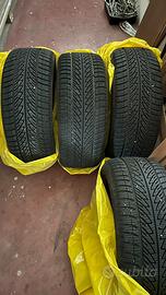 Pneumatici invernali Goodyear