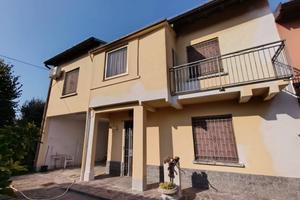 Villa di 180 m² con più di 5 locali e box auto a B