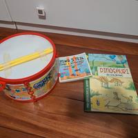 libro dinosauri, trova le differenze e tamburo 