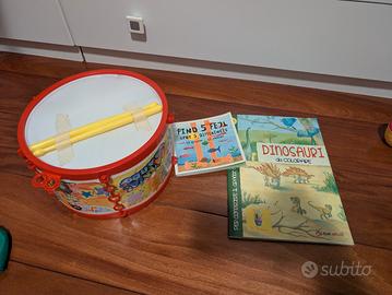 libro dinosauri, trova le differenze e tamburo 