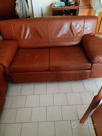 3 Poltrone in pelle 