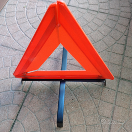 Triangolo emergenza ricambi