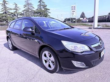 Opel Astra 1.7 CDTI 110CV Sports Tourer Cosmo