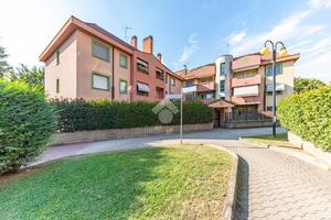 2 LOCALI A ARESE