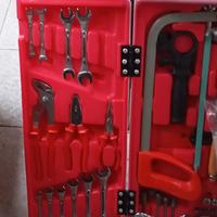 Armadio Valex a muro con utensili 