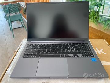 Samsung galaxy book4