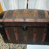 Forziere baule antico dell'800 in legno e ferro