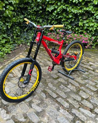 Bici downhill Commencal Supreme DH