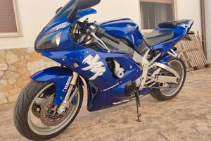 Yamaha r1 unico propietario 37750km