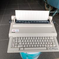 macchina da scrivere Olivetti 