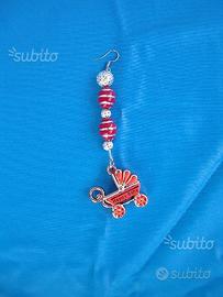 Orecchino carrozzina bebè happy baby rosso ciondol