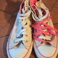 Converse bianche e rosa con doppia fila di lacci