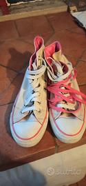 Converse bianche e rosa con doppia fila di lacci