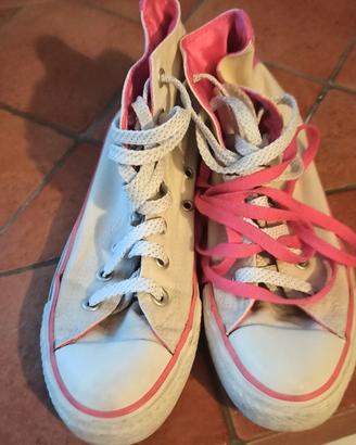 Converse bianche e rosa con doppia fila di lacci