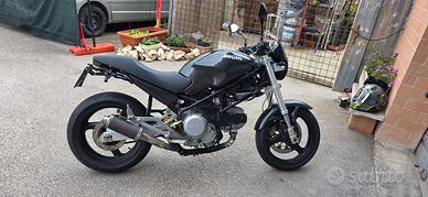 Ducati monster DARK 600 2001 PATENTE A2