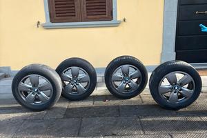 Cerchi in lega BMW con gomme