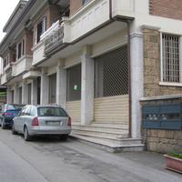 Locale Commerciale con parcheggio