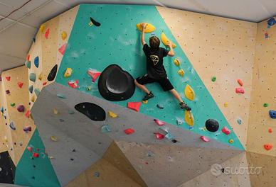 Palestra di arrampicata completa