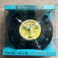Orologio da tavolo con veri dischi in vinile Lemon